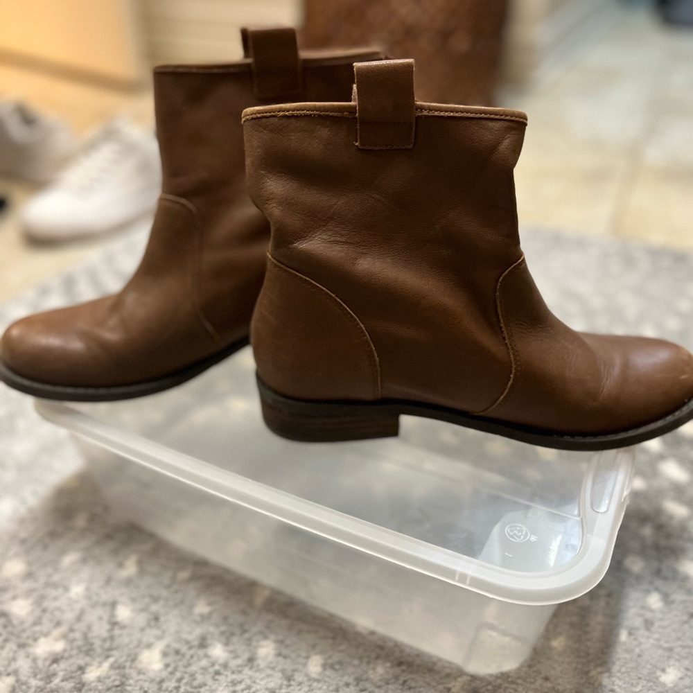 Sole Society 7.5 Brown Leather Booties